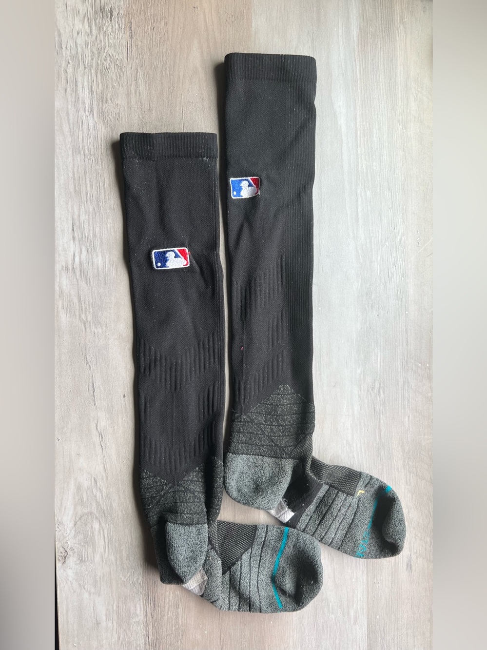 Stance Men's Black MLB baseball over the calf socks size Large 9-13